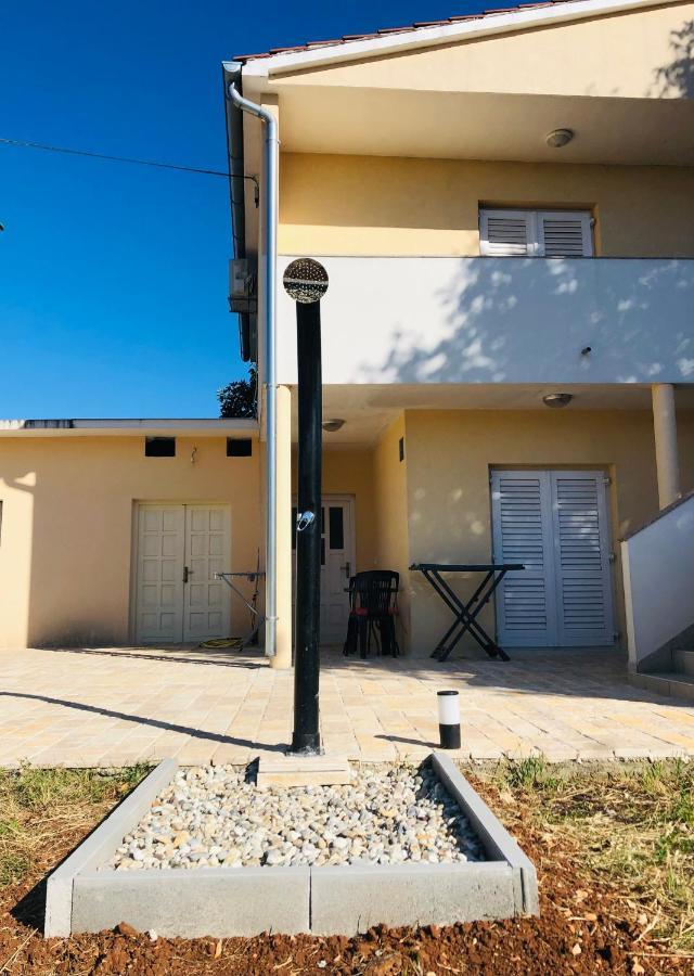 Apartmani Veronika Sukošan Kültér fotó